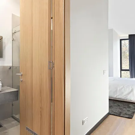 Hotel Kombinat Center 4*