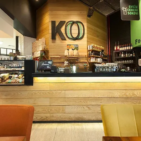 Kombinat Center