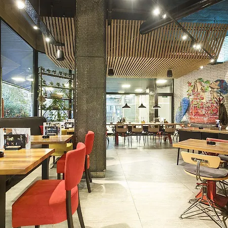 Hotell Kombinat Center