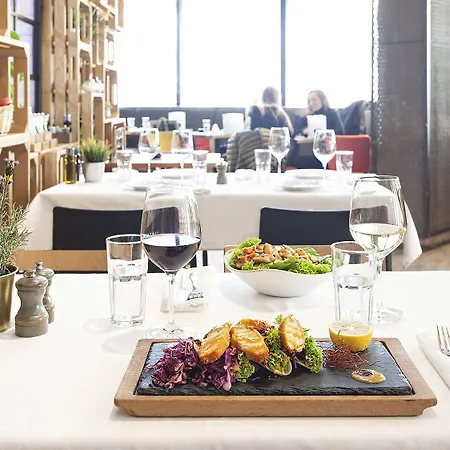 Kombinat Center Hotell 4*