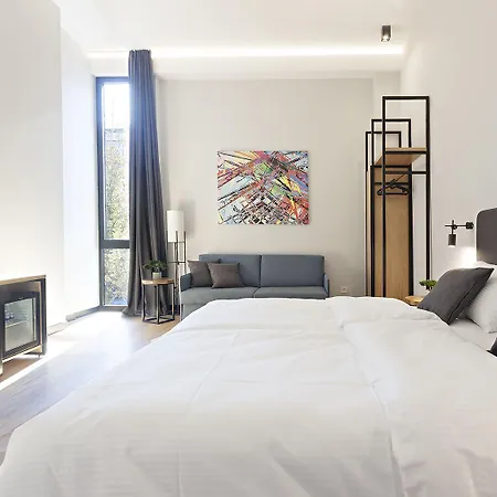 Hotel Kombinat Center 4*